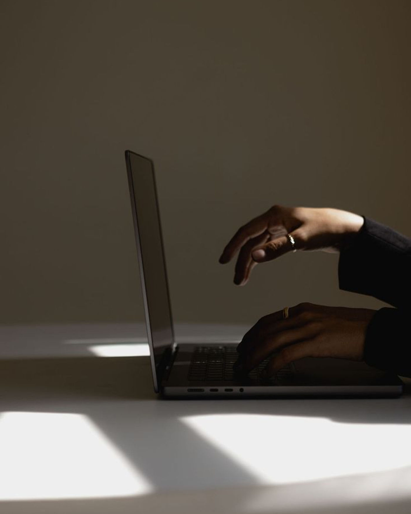 SEO for Luxury Brands in 2026: Why Visibility Alone No Longer Builds Value